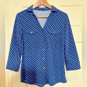 J. McLaughlin Button Top Women's Medium Blue White Geometric Print 3/4 Sleeve